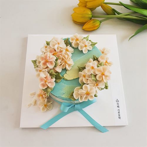 연둣빛 벚꽃 케이크